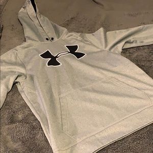 🔥Hosts Pick🔥 Under Armour Sweatshirt